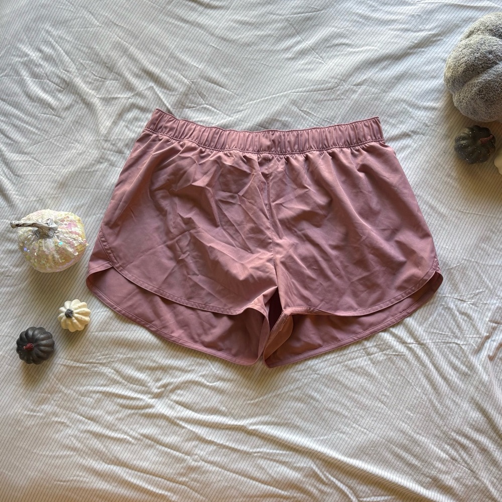 Old Navy Women's Athletic Shorts in Pink